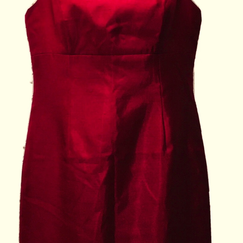 BRIDES RED SLEEVELESS DRESS